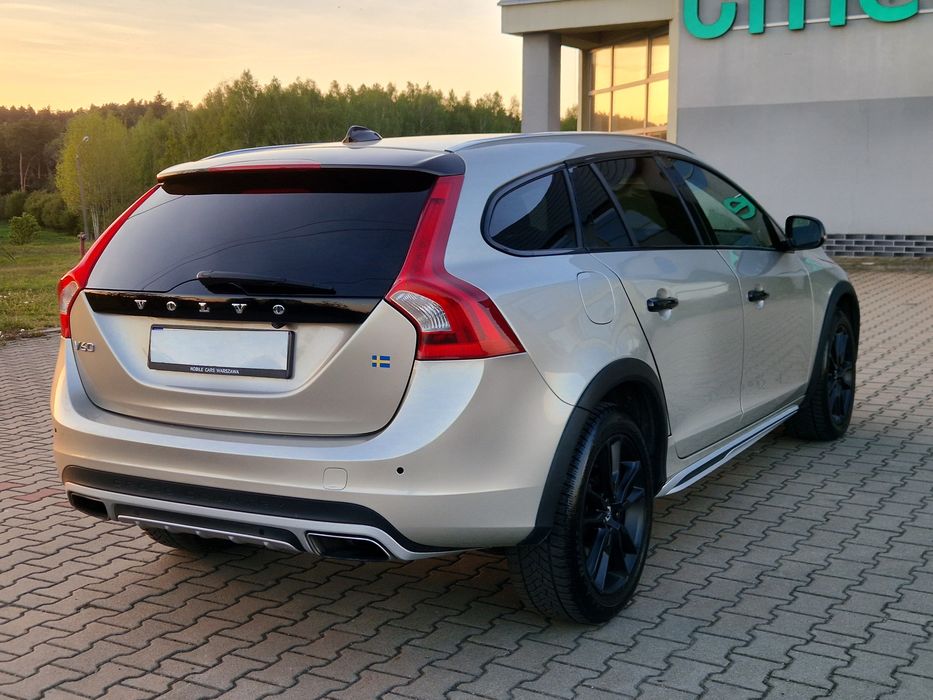 Volvo v60 cross country