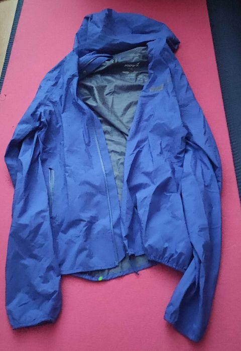 Lekka, wodoodporna kurtka do biegania INOV