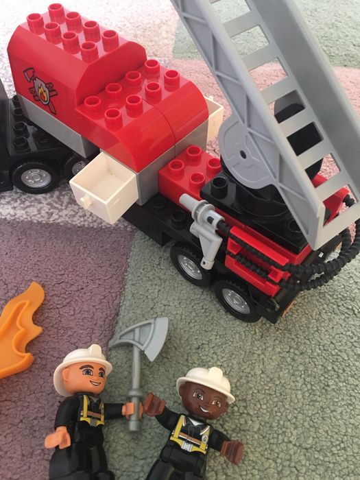 Lego duplo 4977 Straż pożarna Wóz strażacki