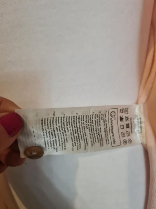 Pudrowy cardigan na guziki