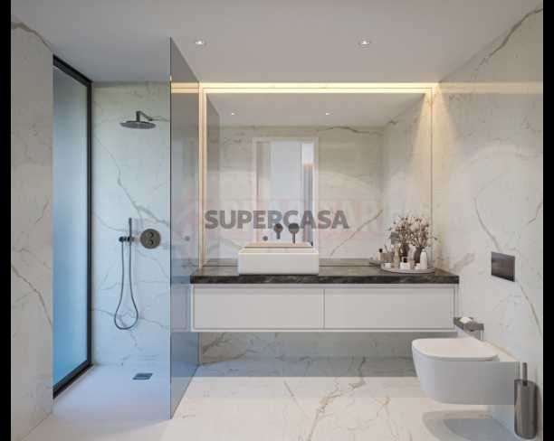 Apartamento T3 à arrenda e venda em Santo António dos Olivais