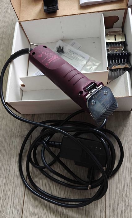 Andis UltraEdge® AGC Super 2-Speed Brushless Clipper