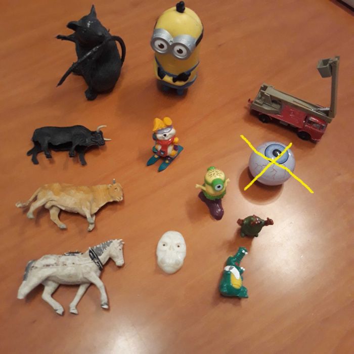 Bonecos Marvel, Simpsons, Pokémon, MInions - 1€