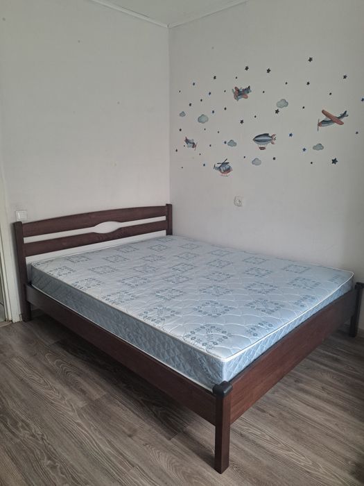 Продам ліжко з матрацом
