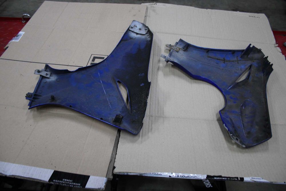 Lewa Prawa Owiewka Boczek Pług Plastik Honda CBR 125 JC39 07-10