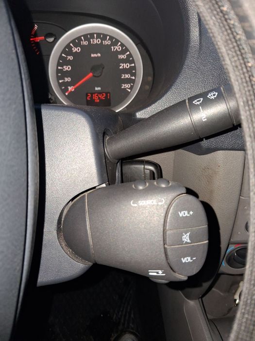 Автомобіль RENAULT Thalia