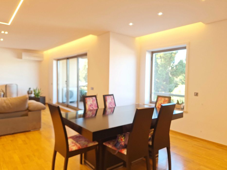 Apartamento T3 com áreas generosas no centro de Santo Tirso