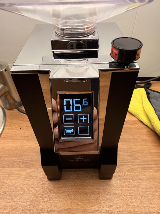 Mlynek do kawy eureka mignon czarny płaskie zarna