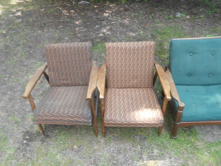 Fotele PRL Lisek czytaj