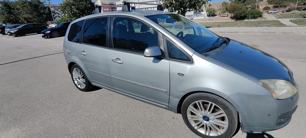 Ford c-max procura novo dono