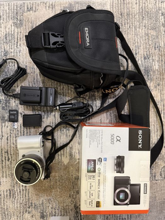 Sony alpha 5000 + obiektyw bardzo mało używany