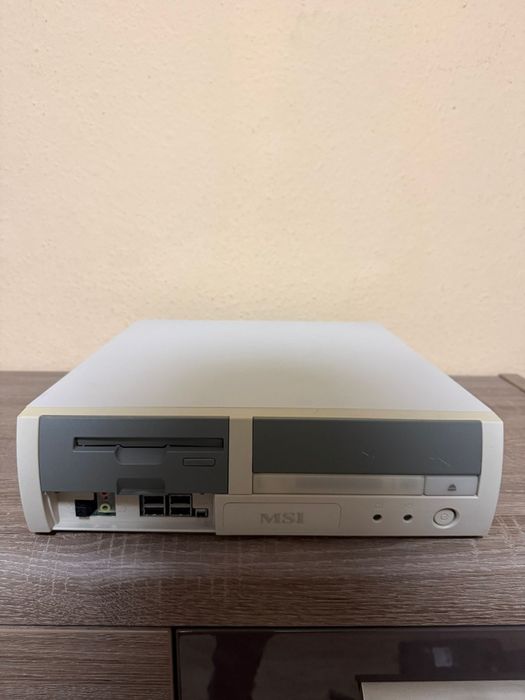 Retro komputer MSI Hermes 845GV