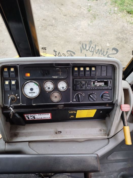продам ескаватор JCB   4