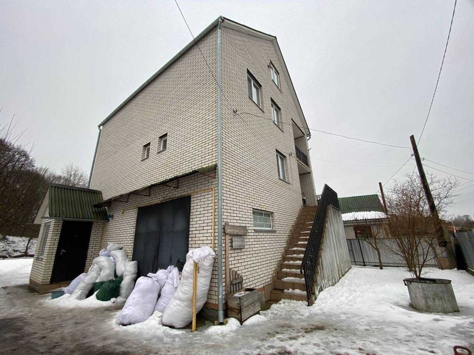 Продається будинок на Старому місті