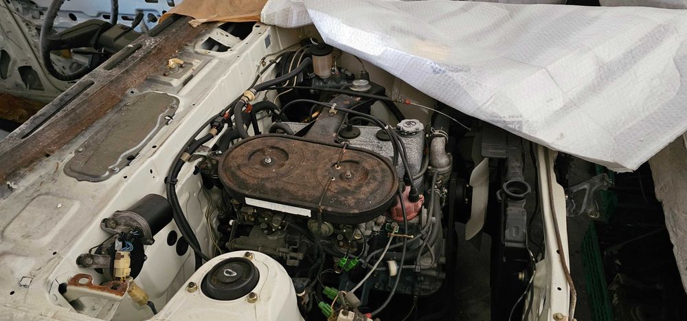 Toyota corolla te71 (1.6c) tracção trazeira.