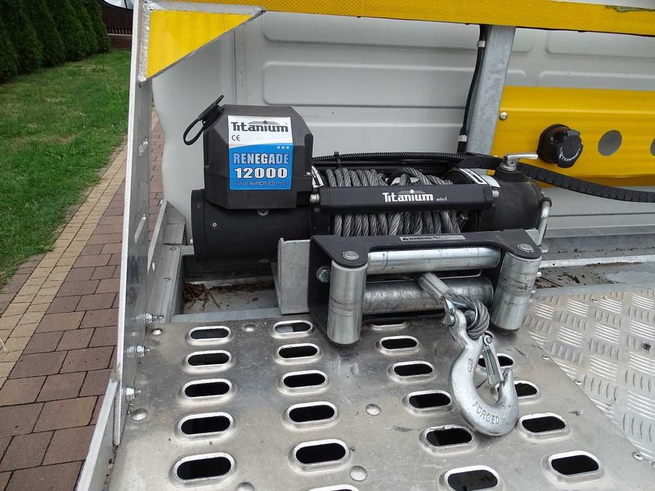 Wypożyczalnia  Autolawet Samochodów  Lawety Wynajem Busów winda