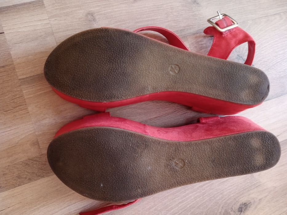 Sandały na koturnie Atmosphere