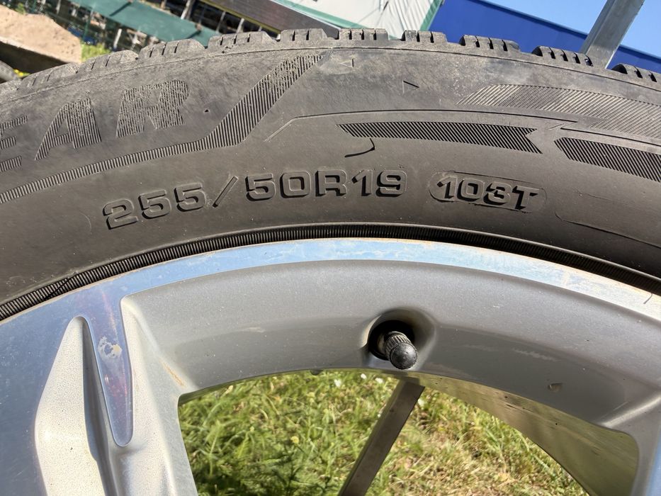 Диск з шиною  goodyear на audi q5