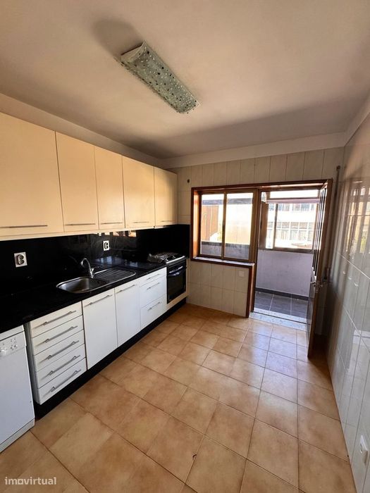 Andar de moradia T3 com garagem, em Ermesinde