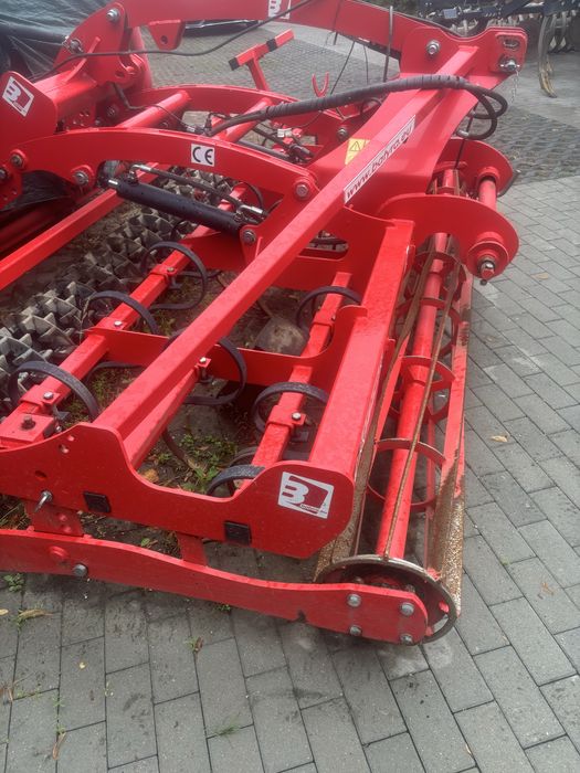 Agregat uprawowo siewny