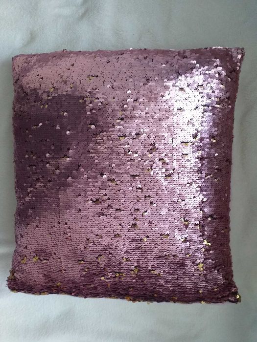 Poduszki z cekinami