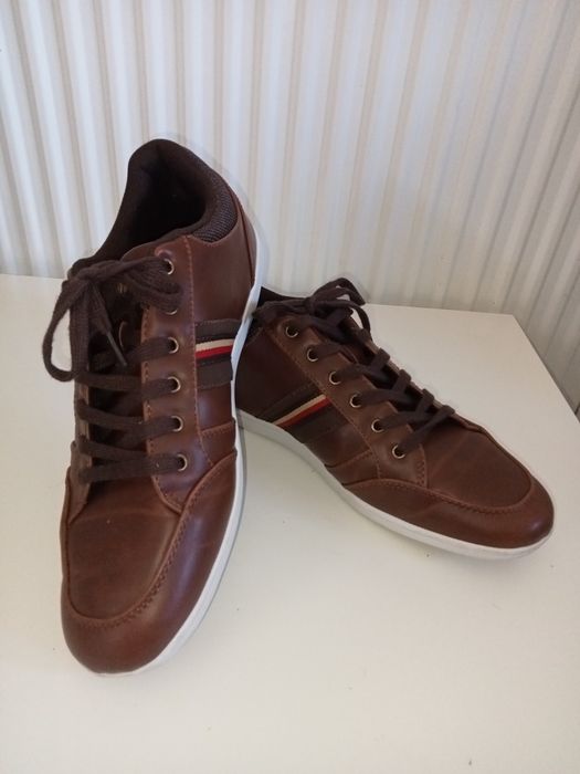 Buty męskie sportowe firmy SOVIET jak nowe.