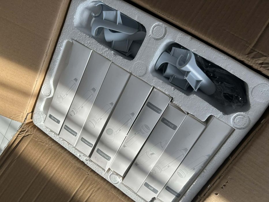 Urządzenie kosmetyczne wielofunkcyjne do oczyszczania twarzy