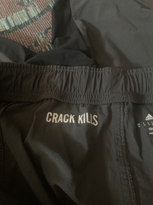 Продам  мужские ШОРТЫ ADIDAS