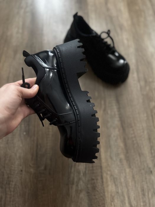 Лаковані туфлі лофери шкіряні 38