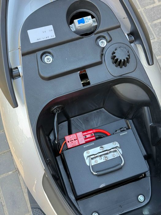 Електроскутер Sinski XSJ2000DQT-18A