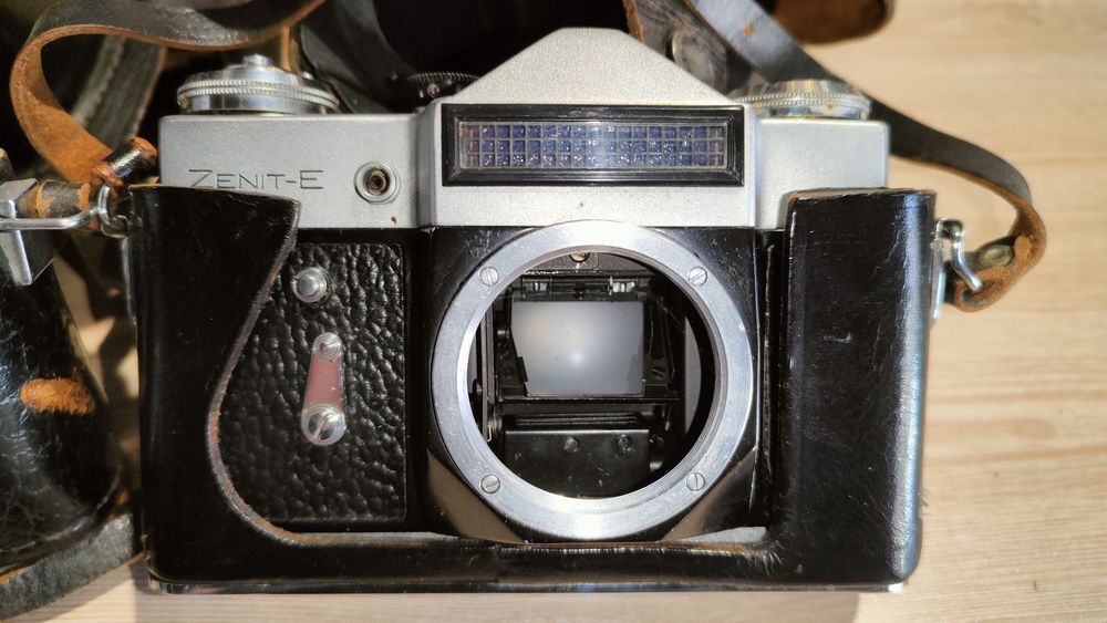 Фотоапарат zenit - E