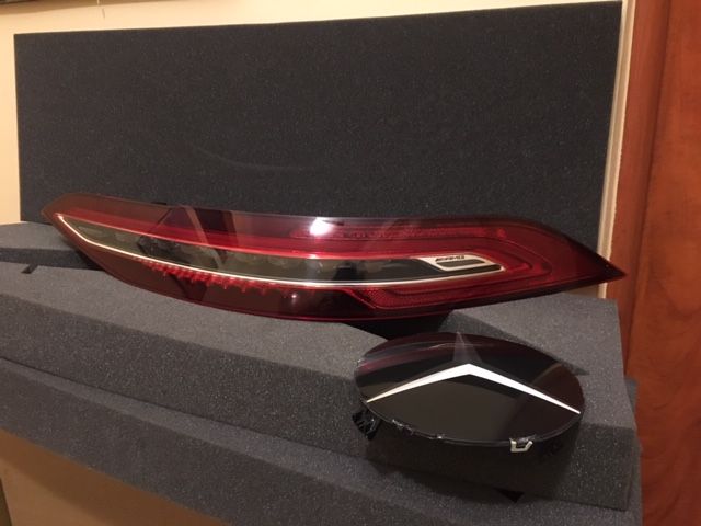 Mecedes Gt Amg- Lampa Prawa Ładna