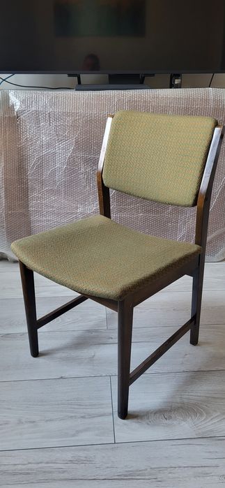Krzesła tapicerowane PRL