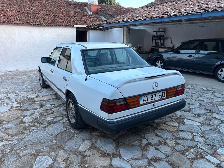 Mercedes-Benz W124 (1984-1997) 250 D foto 3