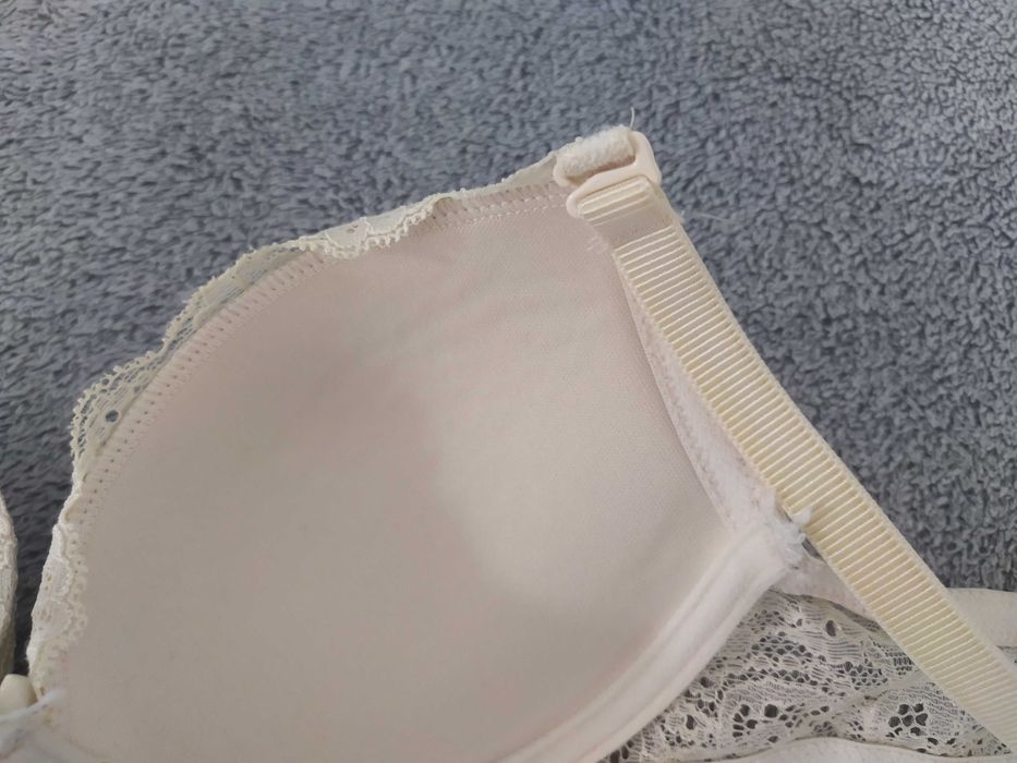 Biustonosz Esotiq 70B cielisty beżowy