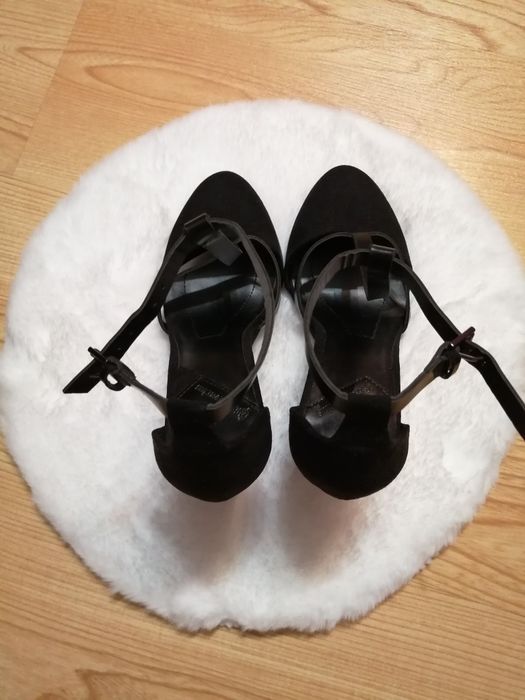 Buty na koturnie 37