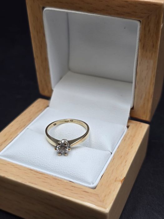 Złoty pierścionek próba 333