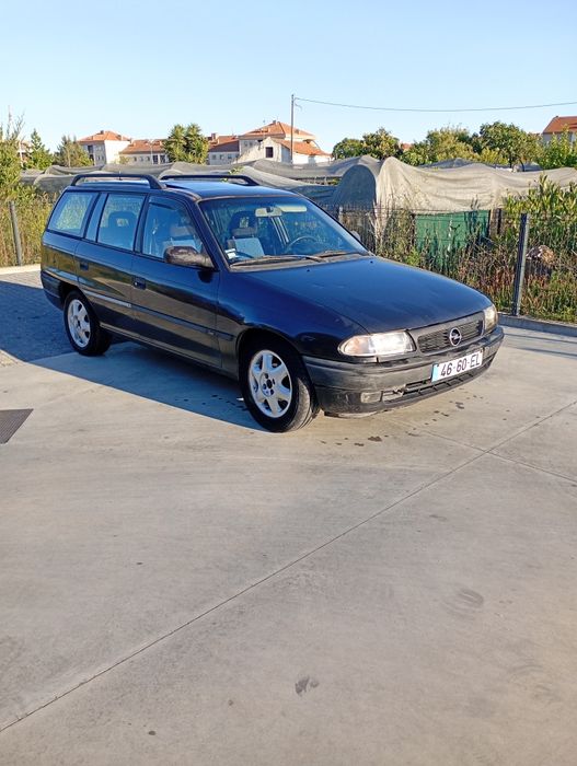 Opel 1.4 gasolina para desocupar espaço
