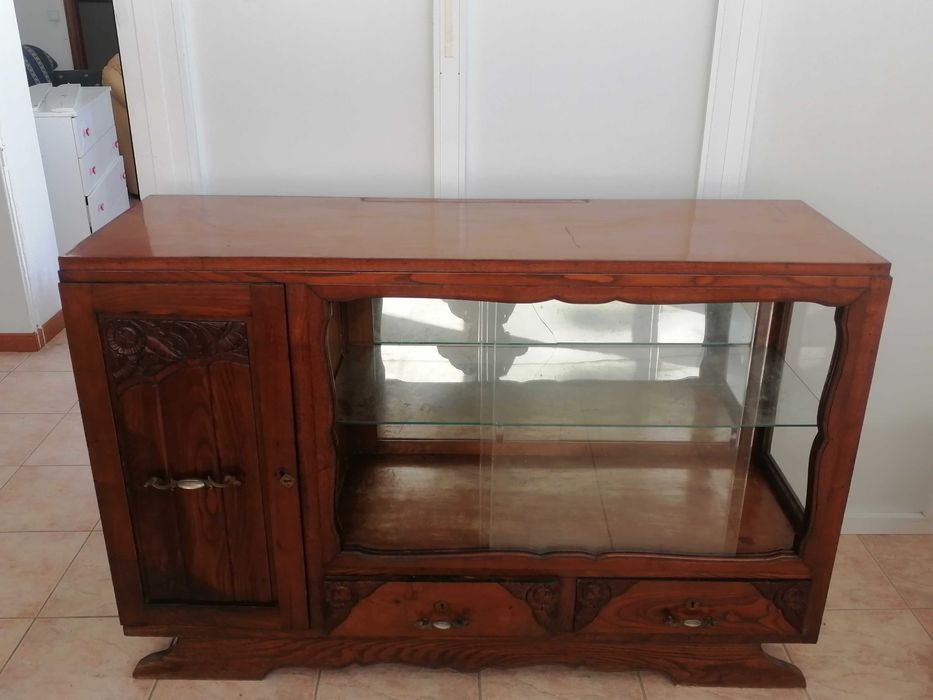 Móvel de sala castanho