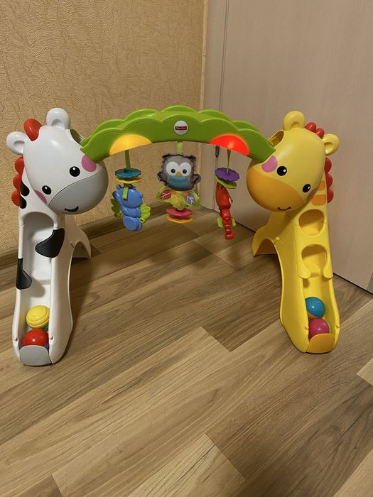 Музыкальный игровой центр Fisher-Price Растем вместе