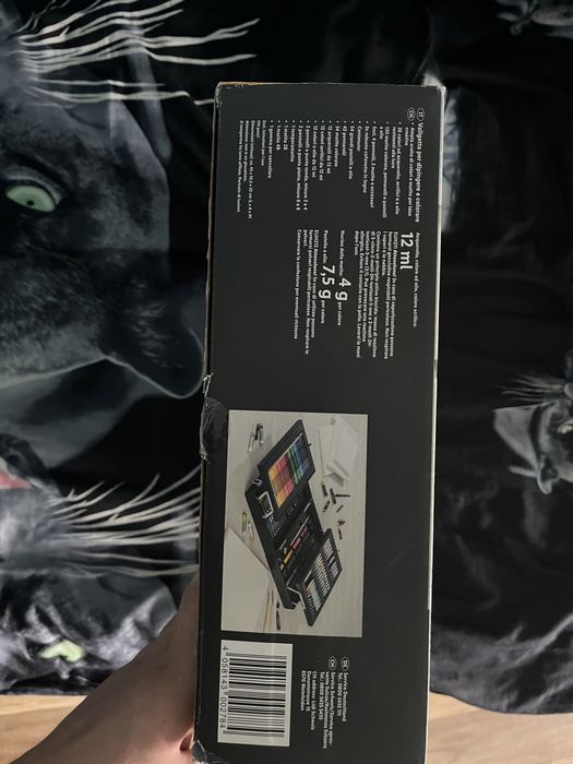 Paleta zestaw markerów farb i pisaków