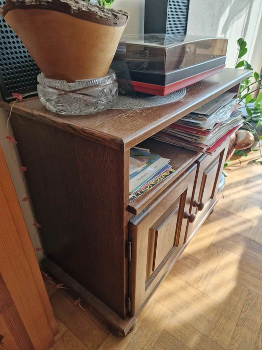 Dębowa szafka rtv