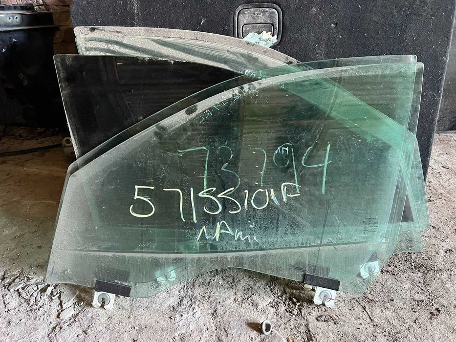 скло дверей Jeep Cherokee KL 2014-2020 ориг