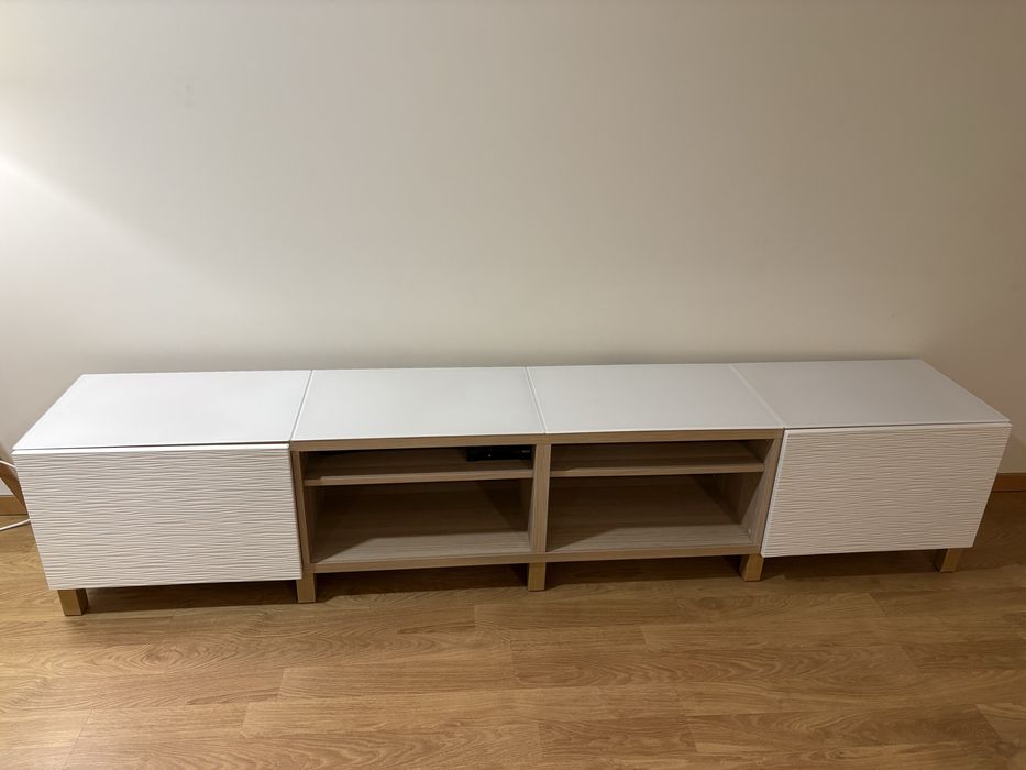 Estante com 2 portas (rack)