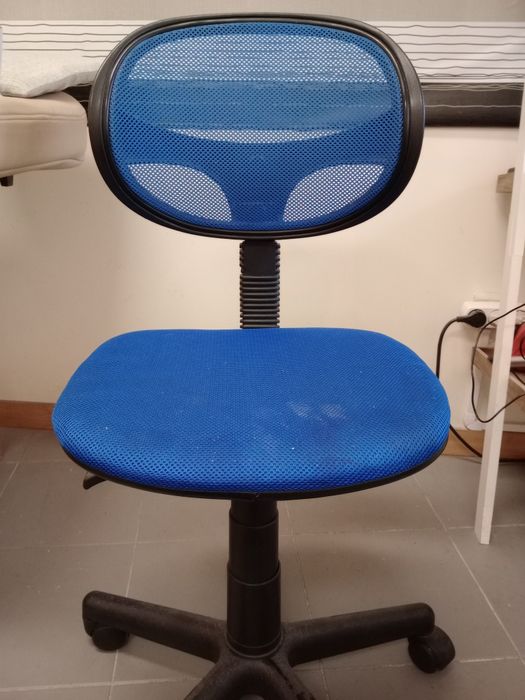 Cadeiras e Secretária escritório