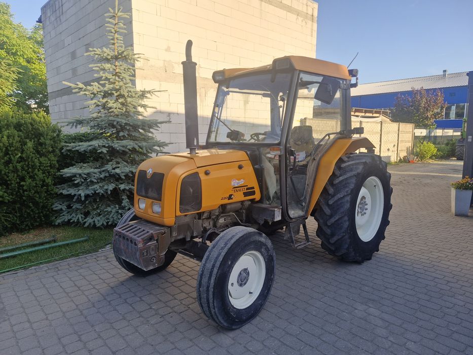 Ciagnik Renault Pales 220 sadowniczy sadownik