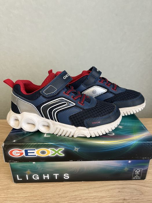 Geox 33 кросівки