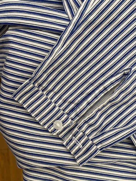 Полосата жіноча сорочка