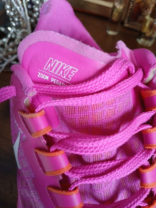 Оригінальні кросівкиNike ( є ньюанс)