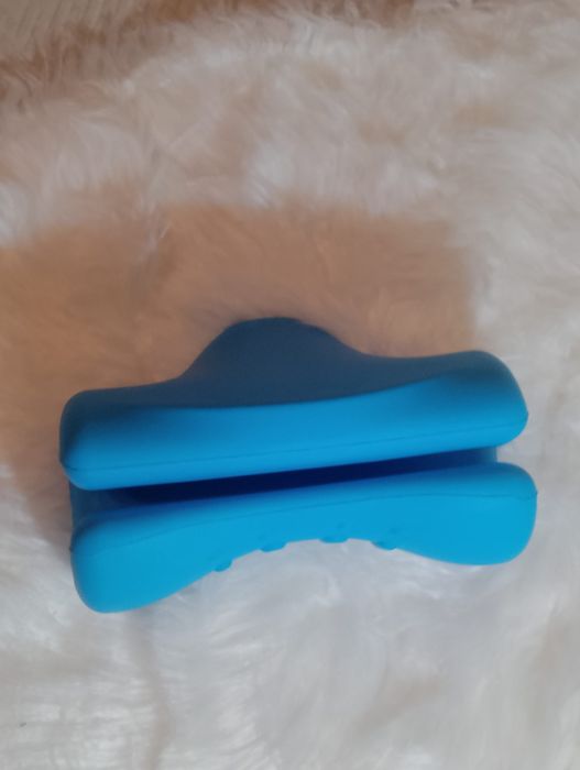 Poduszka ortopedyczna łagodząca ból szyi trakcja szyjna